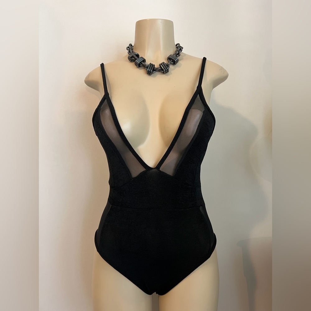 Boohoo Petite Sheer Deep Neck Bodysuit - Picture 10 of 12